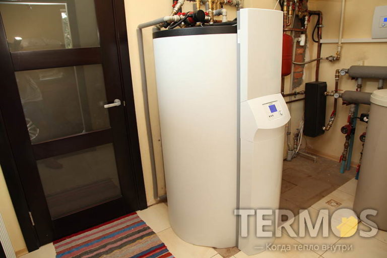 Конденсаційний котел Vaillant забезпечує приготування гарячої води за відсутності сонячної активності.